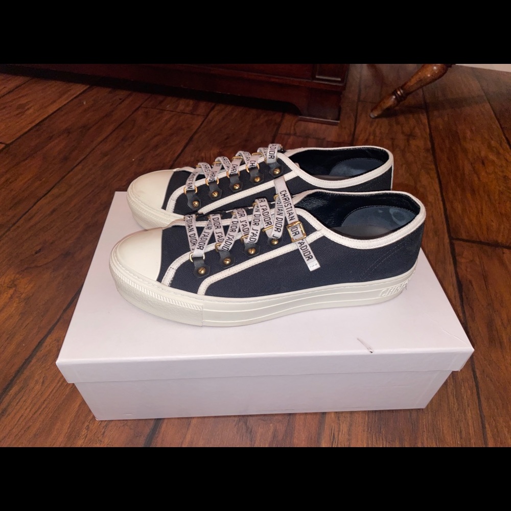 Dior walkin sneakers in excellent condition